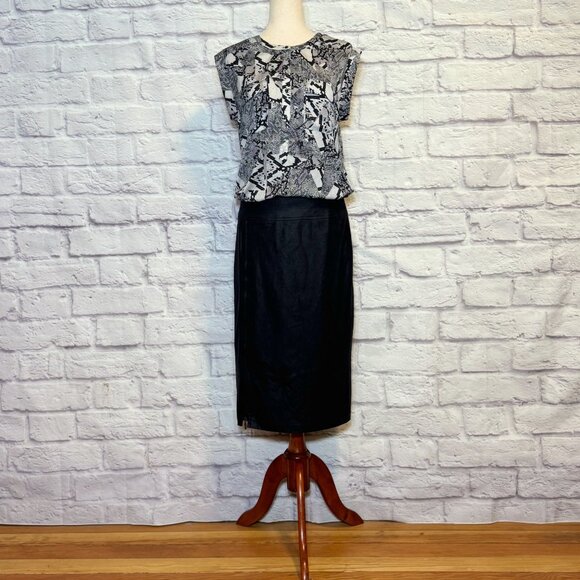 Trouve Black & Gray Abstract Print Blouse - Picture 5 of 9